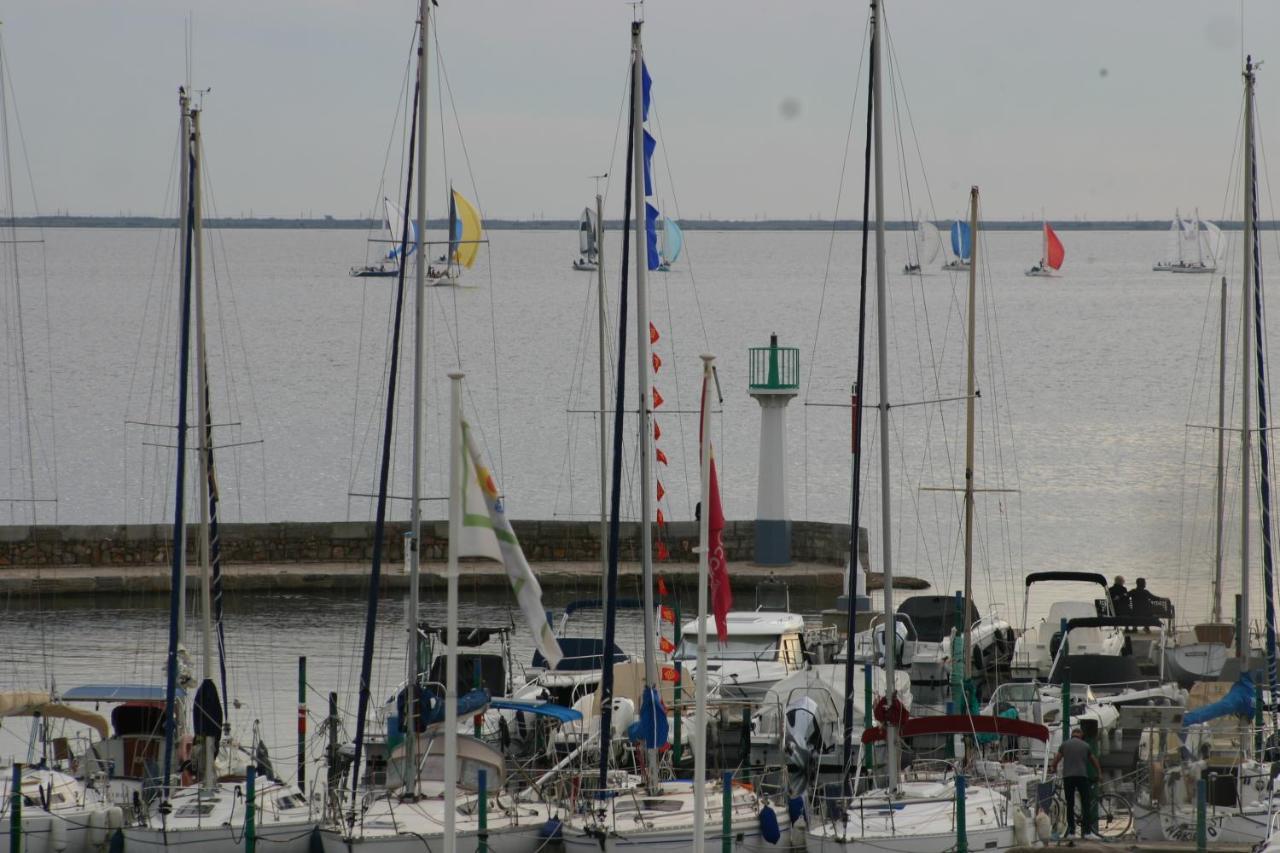 Le Vent Dans Les Voiles - Appartement Classe 4 Etoiles Mèze Exteriör bild